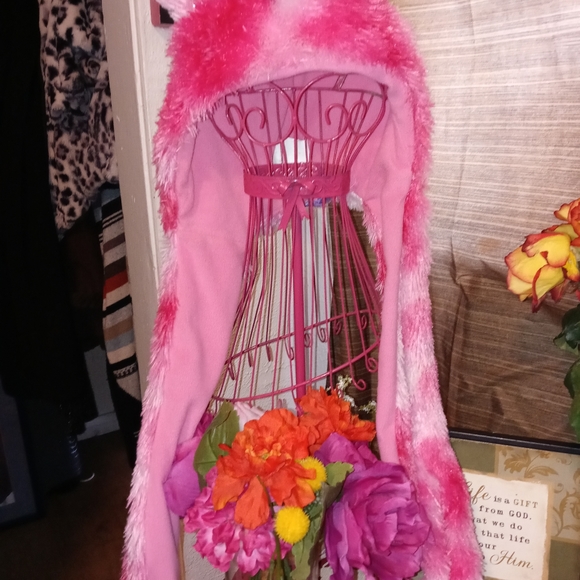 SOLD- Child Unicorn hat built in scarf and gloves. - Picture 4 of 4